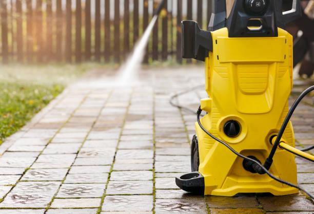 Best Pool Deck Cleaning  in Mbria, CA